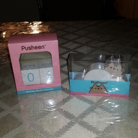 Pusheen Accessories - Pusheen Magnetic Key Holder & Yearly Blok calender